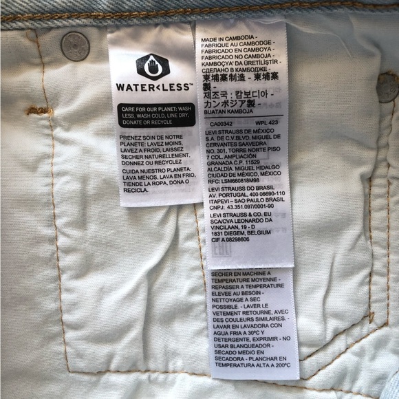 Levi’s 501 Jean Shorts in Light Blue Size 27 - Picture 7 of 11